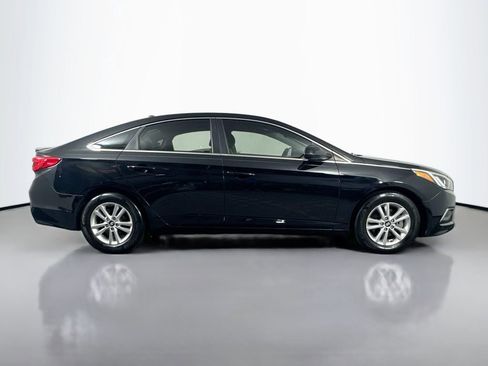 Used 2017 Hyundai Sonata SE image 4