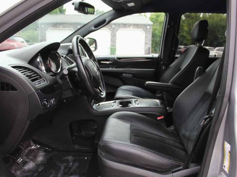 Used 2016 Dodge Grand Caravan SXT FWD image 23