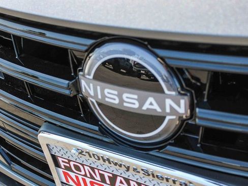 New 2025 Nissan Versa SR w/ Trunk Package image 12