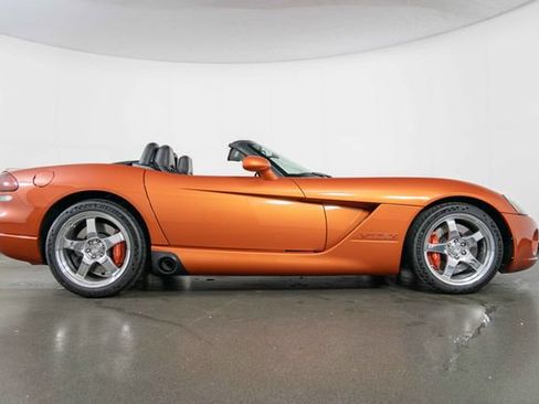 Used 2005 Dodge Viper SRT-10 w/ Copperhead Edition Group RWD image 9