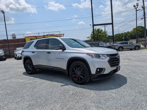 Used 2018 Chevrolet Traverse Premier w/ Redline Edition AWD/4WD image 3