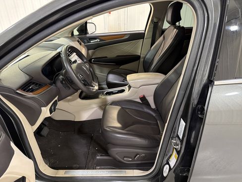 Used 2019 Lincoln MKC Select w/ Select Plus Package image 11