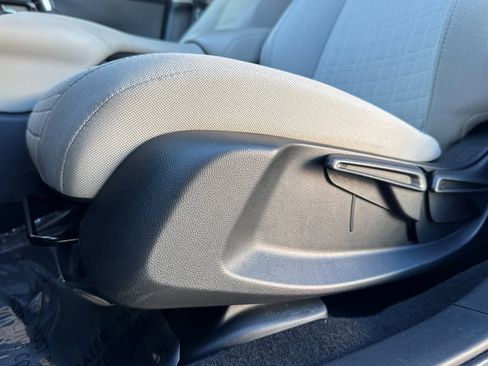 Used 2023 Honda HR-V LX image 14