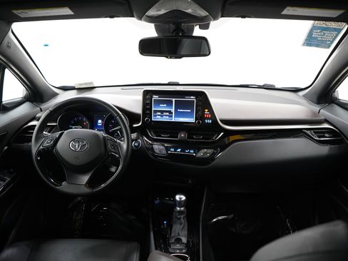 Used 2019 Toyota C-HR Limited FWD image 13