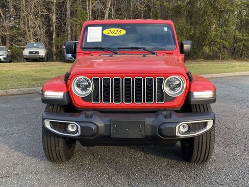 Used 2025 Jeep Wrangler Unlimited Sahara AWD/4WD image 7