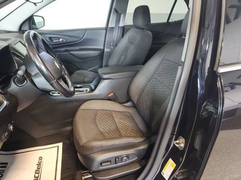 Used 2020 Chevrolet Equinox LT w/ Driver Convenience Package image 8