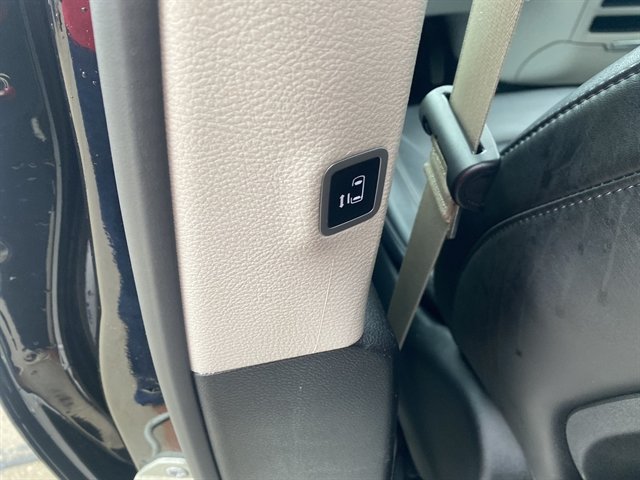 Used 2024 Chrysler Pacifica Touring-L FWD image 20