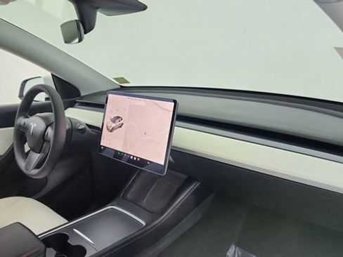 Used 2021 Tesla Model Y Long Range image 20