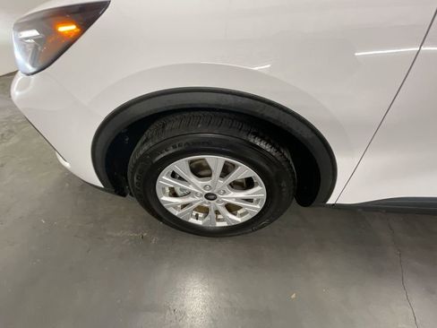 Used 2023 Ford Escape Active image 31