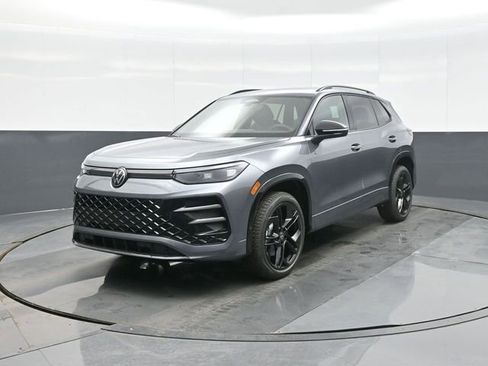 New 2026 Volkswagen Tiguan SE R-Line AWD/4WD image 3