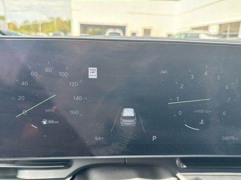 Used 2025 Kia Carnival SX FWD image 10