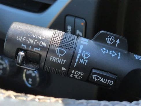 Used 2020 GMC Yukon SLE w/ SLE Value Package image 27