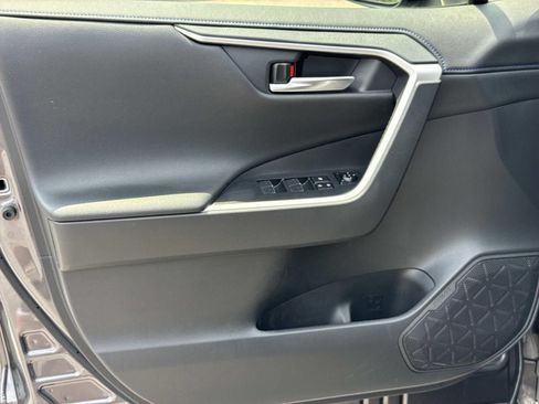 Used 2022 Toyota RAV4 XSE AWD/4WD image 23