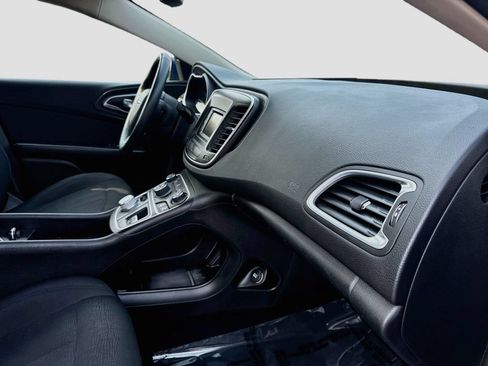 Used 2015 Chrysler 200 Limited w/ Convenience Group FWD image 26
