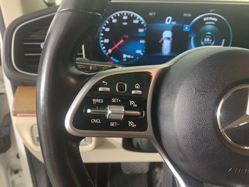 Used 2021 Mercedes-Benz GLS 450 4MATIC image 18