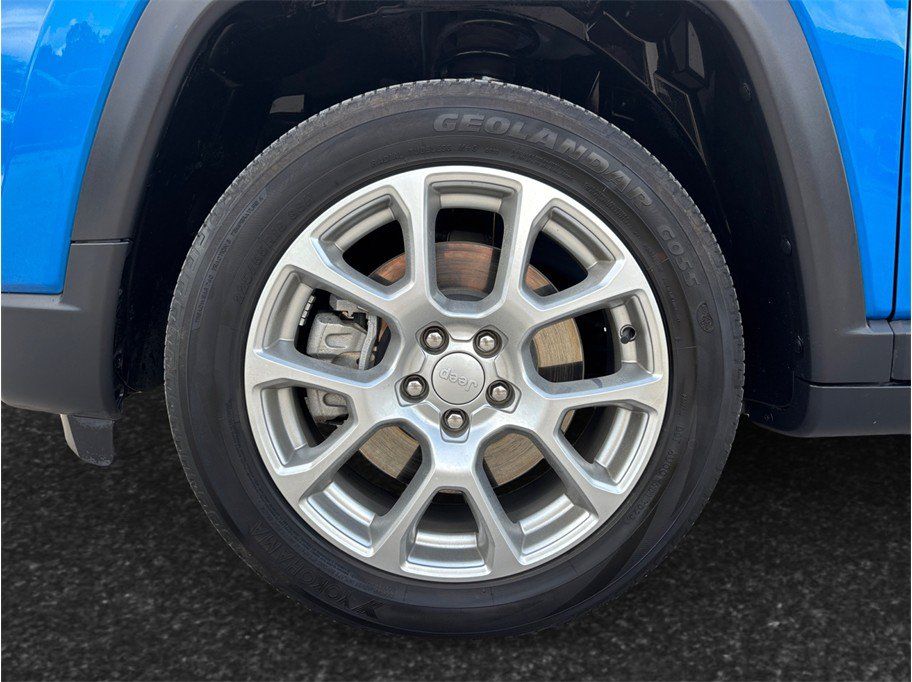 Used 2024 Jeep Compass Latitude AWD/4WD image 13