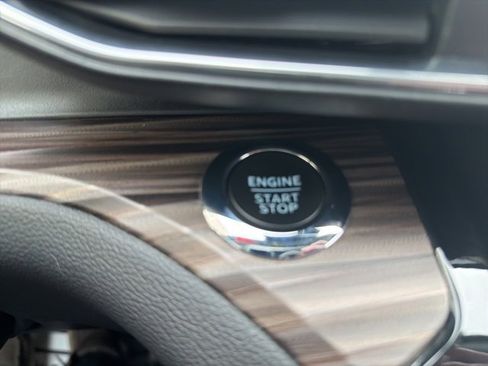 Used 2023 Ford Explorer Limited w/ Limited Technology Package image 20