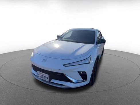 Used 2025 Buick Envista Sport Touring image 7