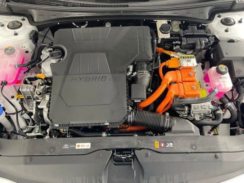 Used 2025 Hyundai Elantra Hybrid FWD image 20