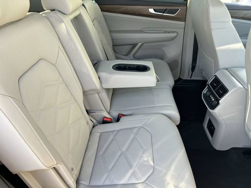 New 2026 Volkswagen Atlas SE FWD image 9