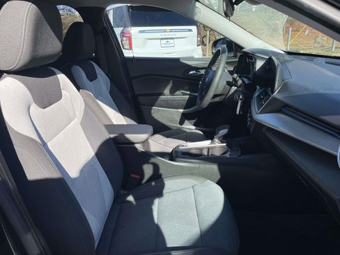 Used 2024 Chevrolet Trax LS image 12