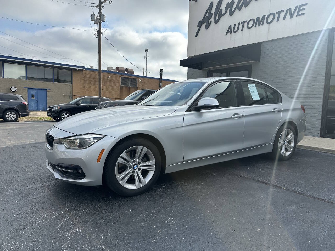 Used 2016 BMW 328i xDrive Sedan w/ Premium Package AWD/4WD image 3