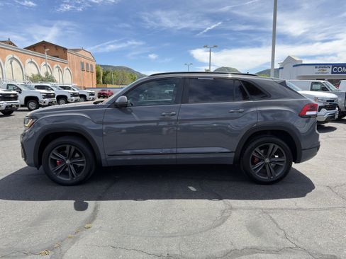 Used 2021 Volkswagen Atlas Cross Sport SE w/ Panoramic Sunroof Package FWD image 5