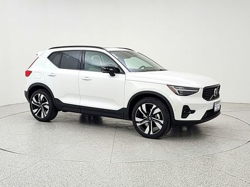 New 2026 Volvo XC40 B5 Ultra w/ Climate Package AWD/4WD image 3