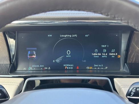 Used 2022 Lincoln Navigator Reserve image 21