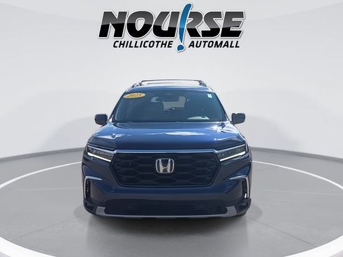 Certified 2025 Honda Pilot Touring image 3