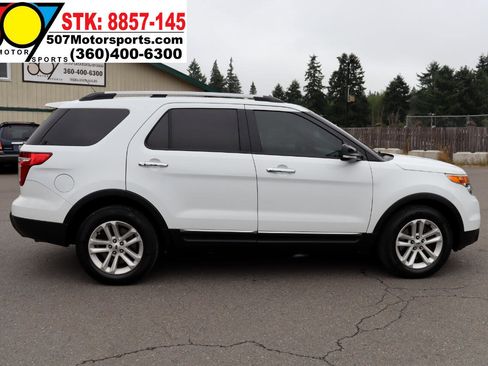Used 2015 Ford Explorer XLT w/ Equipment Group 202B image 8