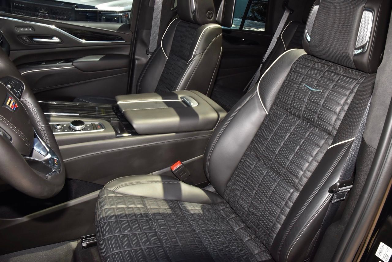 Used 2023 Cadillac Escalade V w/ LPO, ONYX Package AWD/4WD image 36