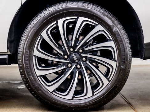 Used 2025 Lincoln Navigator L Black Label AWD/4WD image 39