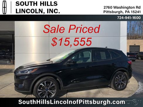 Used 2022 Ford Escape SE w/ SE Sport Appearance Package image 1