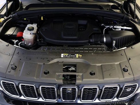 Used 2022 Jeep Grand Cherokee Overland w/ Adv Protech Group III image 41