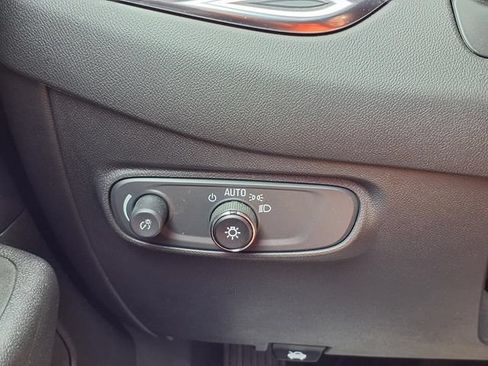 Used 2024 Chevrolet Equinox LT FWD image 18