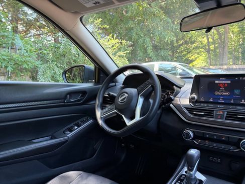 Used 2026 Nissan Altima 2.5 SV FWD image 34
