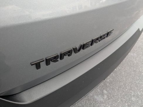 Used 2023 Chevrolet Traverse RS FWD image 33