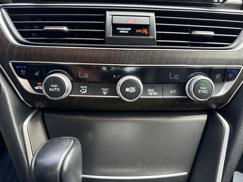 Used 2018 Honda Accord Touring image 15