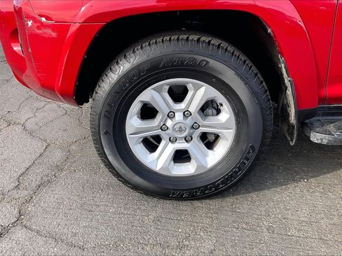 Used 2024 Toyota 4Runner SR5 Premium image 4