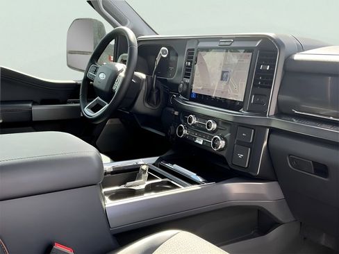 New 2025 Ford F250 Lariat w/ Lariat Ultimate Package image 38