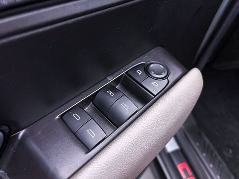 Used 2024 Chevrolet Colorado ZR2 w/ Technology Package AWD/4WD image 18