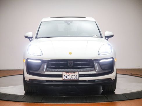 Certified 2025 Porsche Macan Turbo AWD/4WD image 10