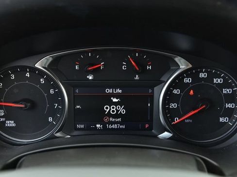 Used 2022 GMC Terrain SLT w/ Tech Package FWD image 13