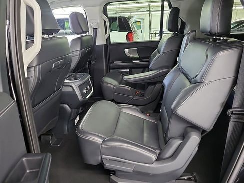 Used 2025 Ford Expedition Max Platinum image 9