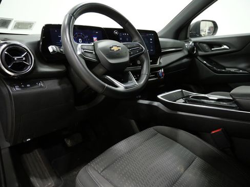 Used 2025 Chevrolet Equinox LT image 11