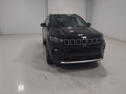 Used 2023 Jeep Compass Limited AWD/4WD image 14