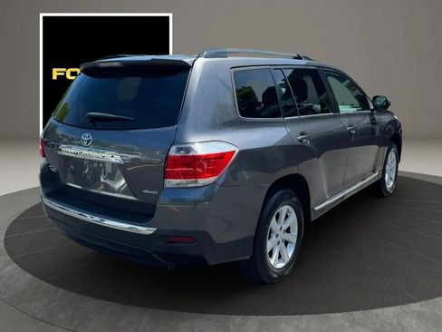 Used 2011 Toyota Highlander SE w/ Tow Pkg AWD/4WD image 5