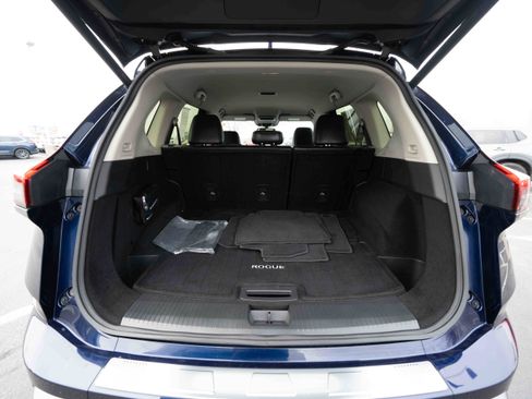 Used 2024 Nissan Rogue SL image 28