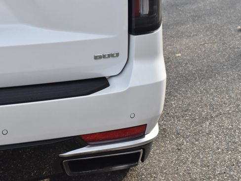 Used 2023 Cadillac Escalade ESV Luxury image 19